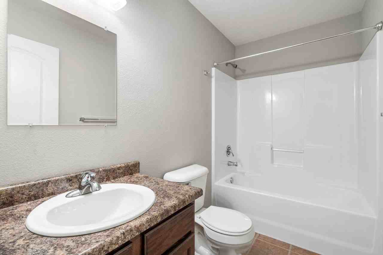 4011 N Thistle Dr - Photo 5 of 24
