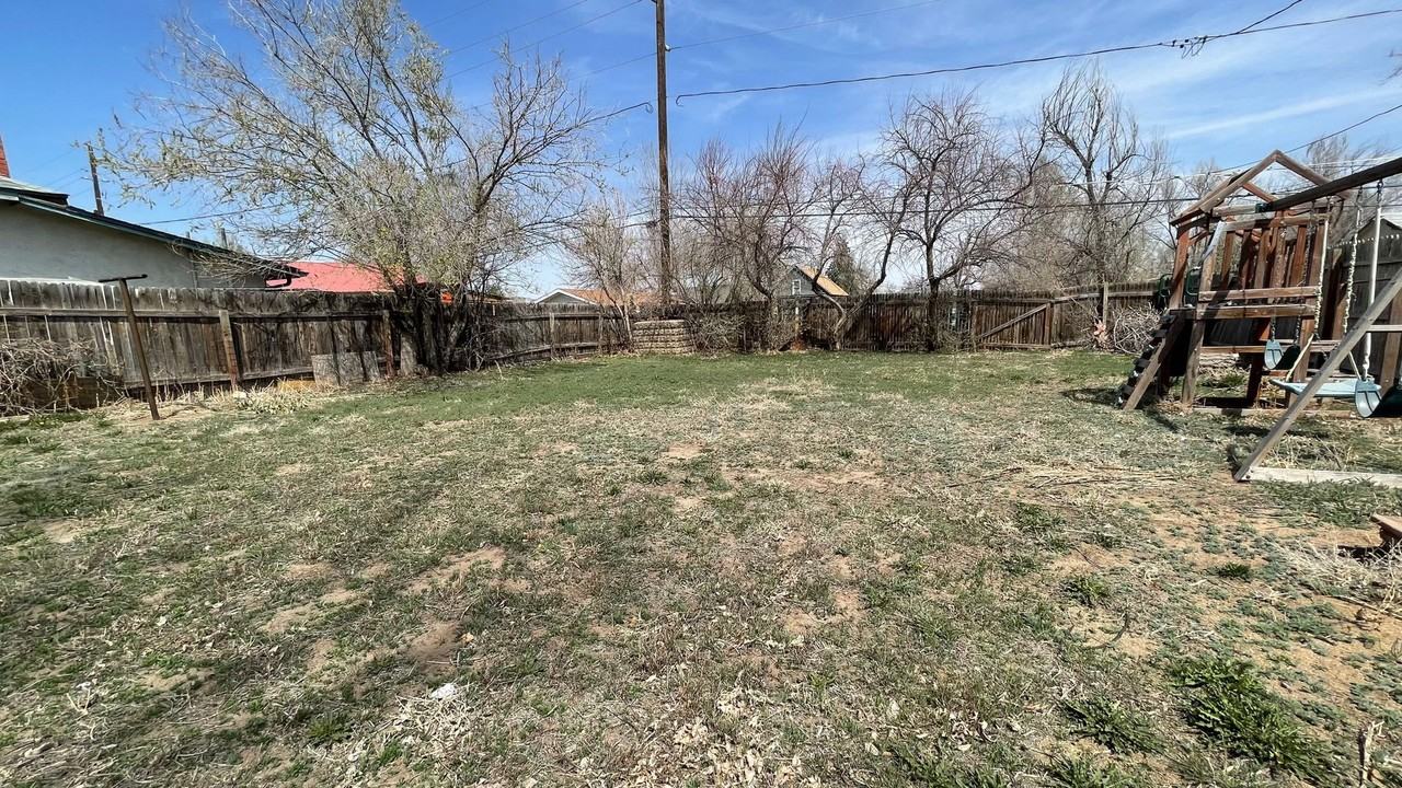 1515 11th St - Photo 5 of 11