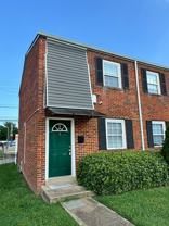 2 bed townhouse! Central Air, laundry. Great location. - Photo 1 of 1
