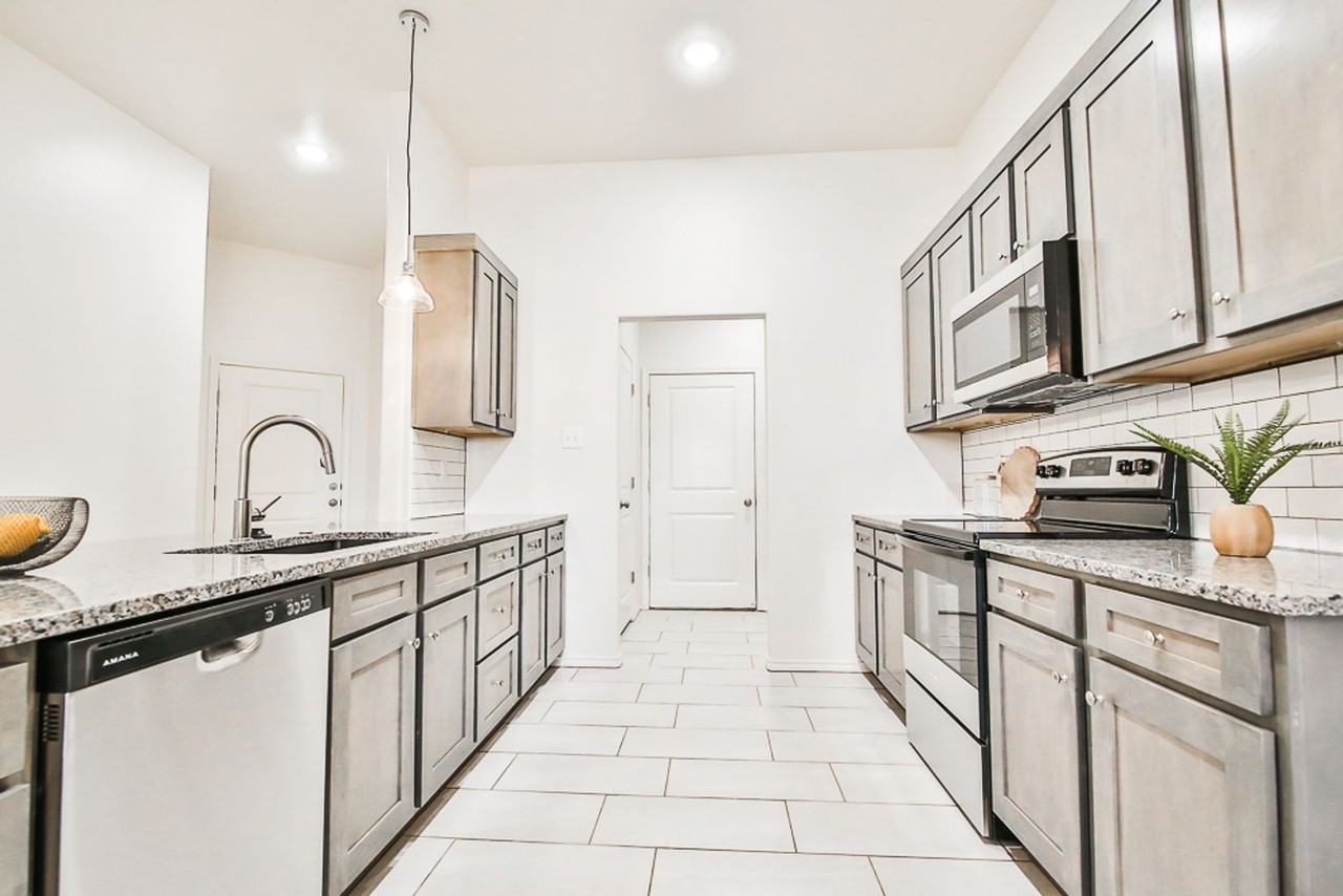 5846 Virginia Ave - Photo 6 of 17