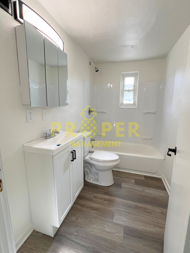 126 Bluecrest Ave - Photo 4 of 11