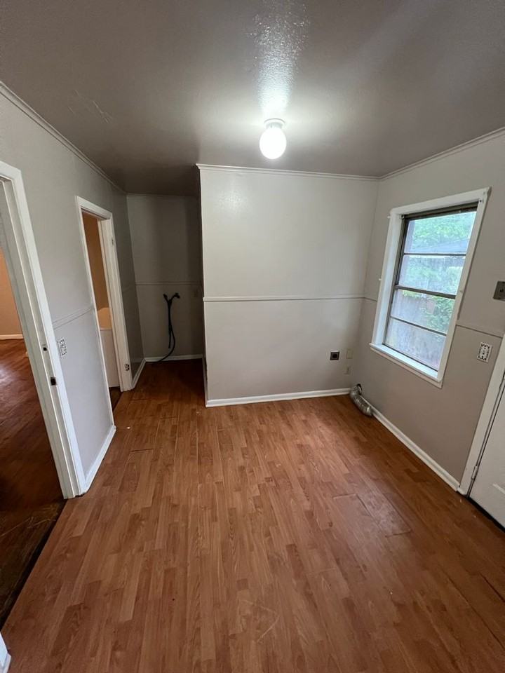 3807 Richmond Ave - Photo 5 of 11