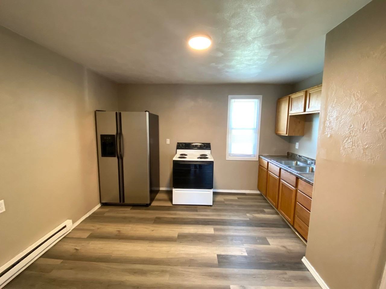 Pekin Place Apartments - Photo 4 of 14