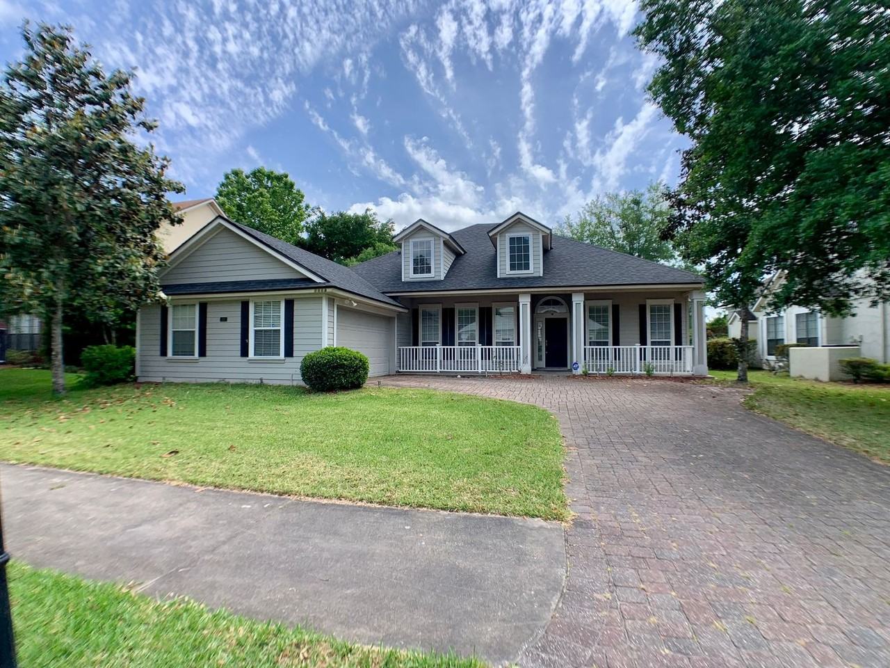 1213 Harbour Town Dr - Photo 2 of 50