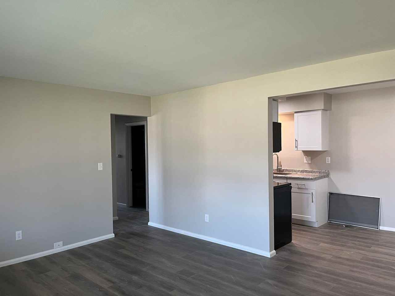 6107-6123 S 6th St - Photo 3 of 9