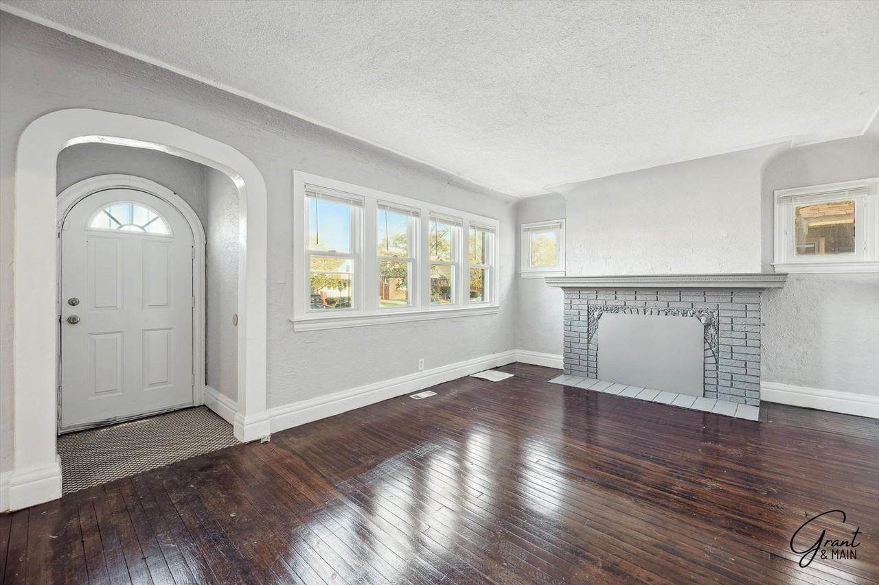 12650 Griggs St - Photo 4 of 35