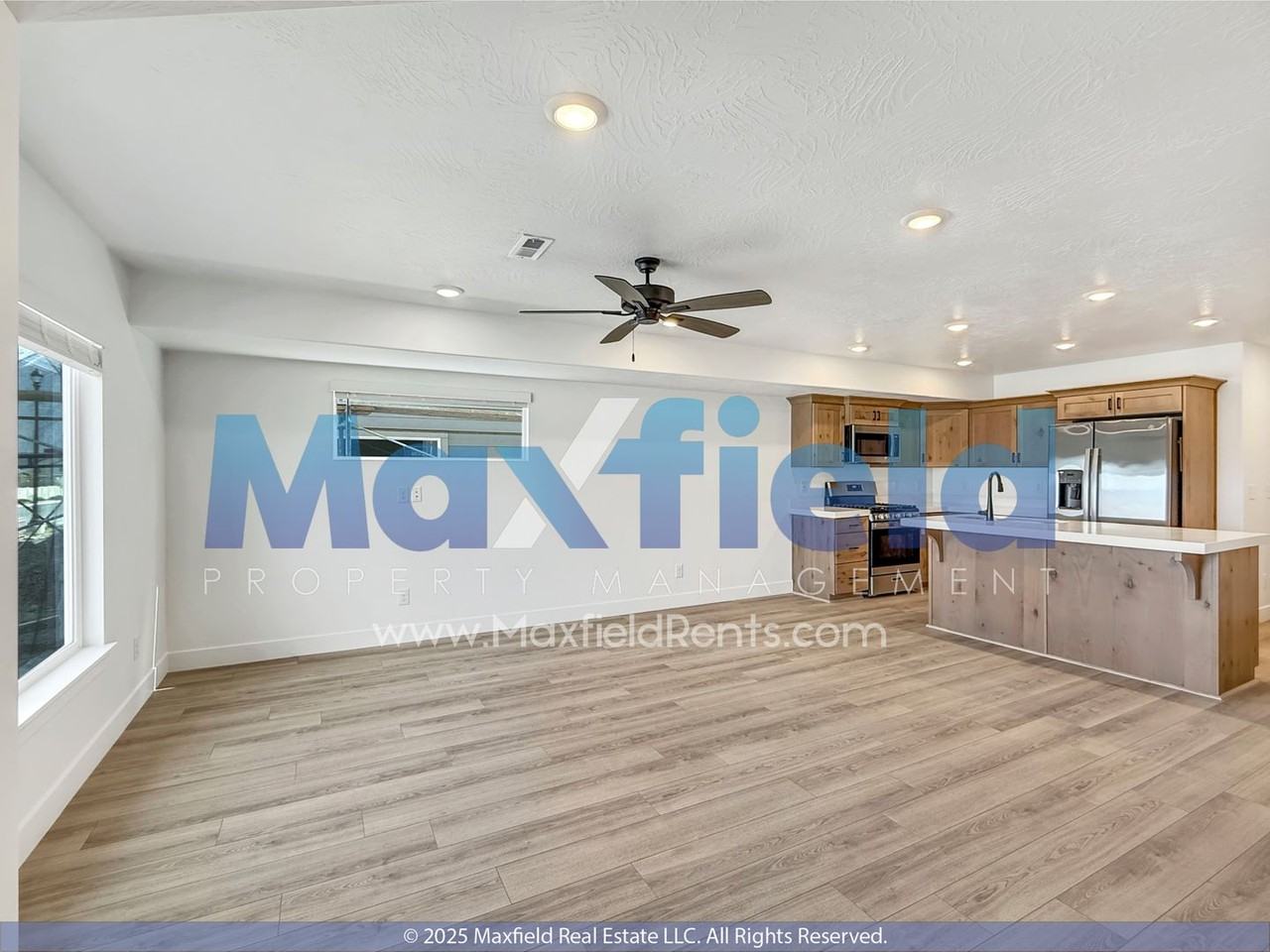 1376 N Meadow Ln - Photo 3 of 20