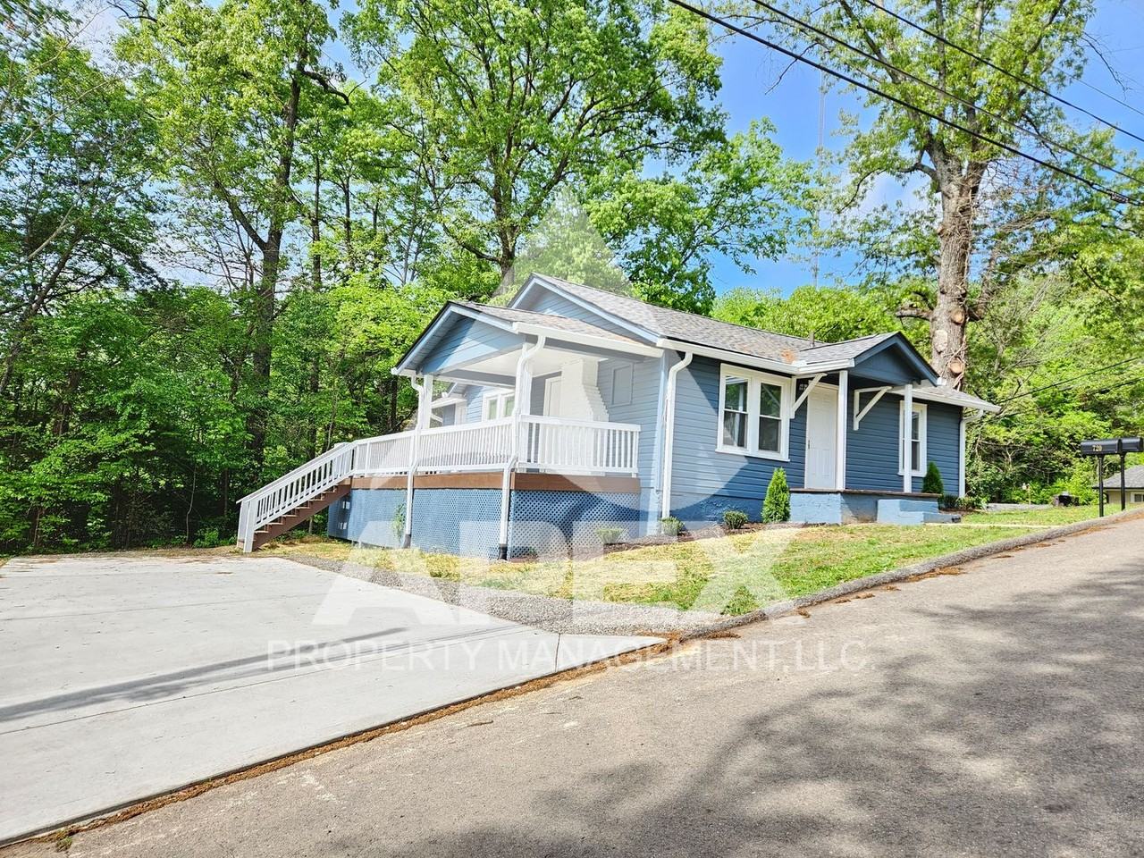 720 Raleigh Ave - Photo 3 of 20