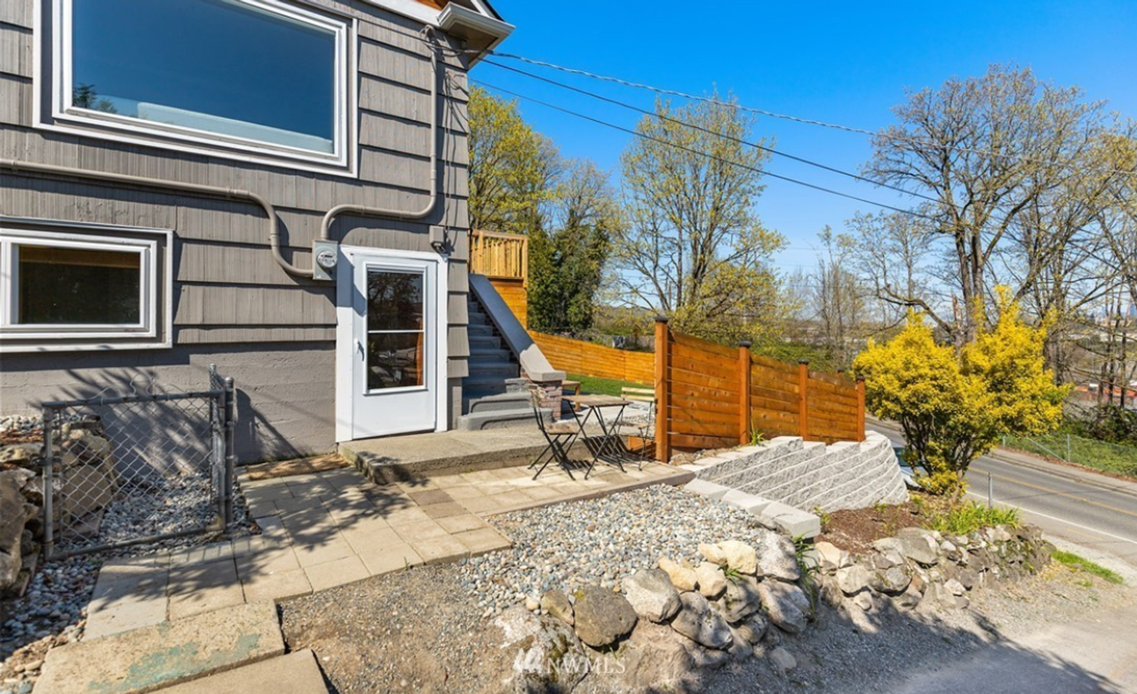 1411 S 99th St - Photo 2 of 15