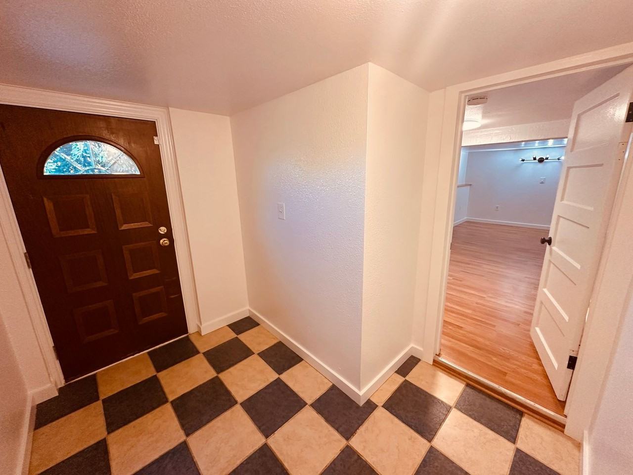 1411 S 99th St - Photo 3 of 15