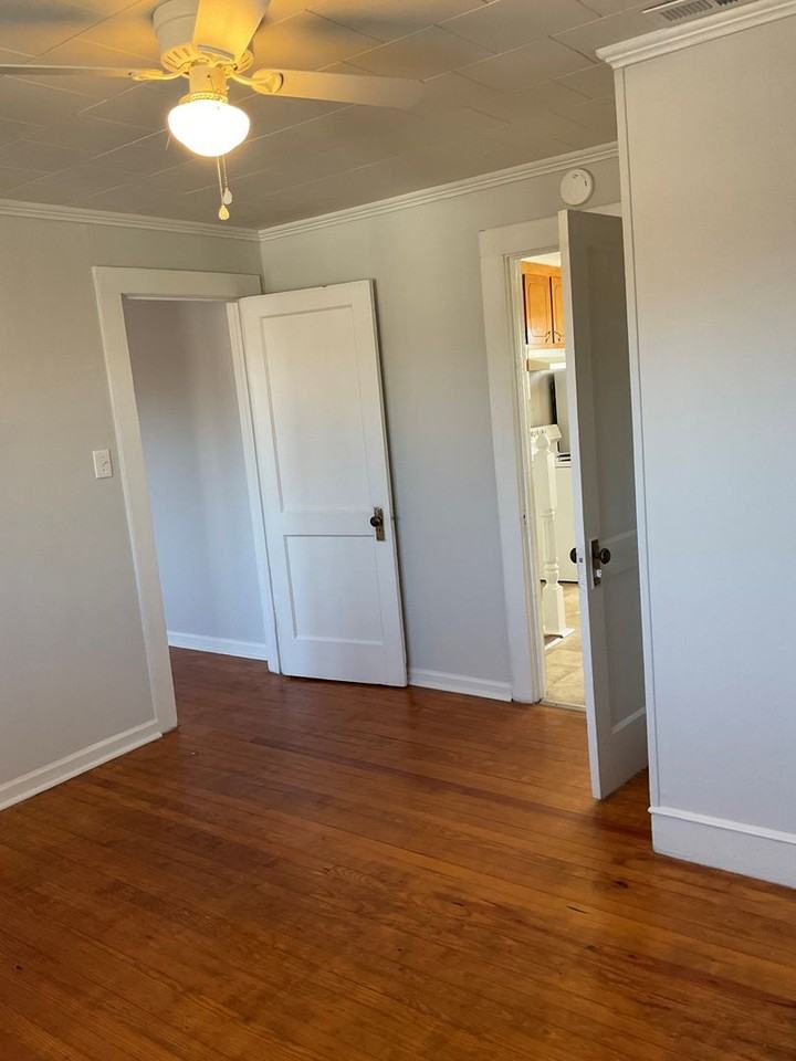 320 N 3rd St - Photo 7 of 8