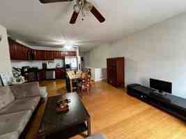 featured image of 425 N Preston St
