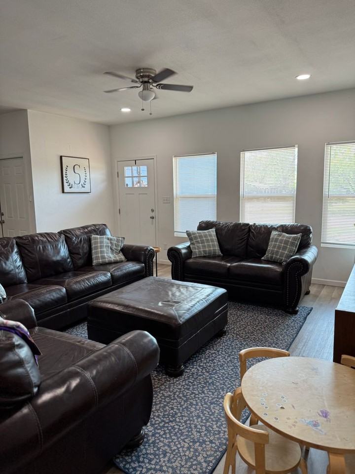 211 West - Photo 2 of 28