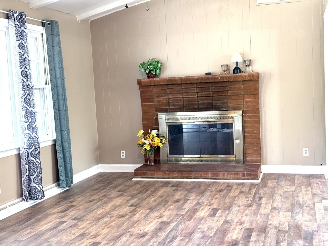 1221 Grove Rd #NA - Photo 3 of 31