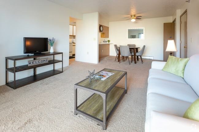 1355 S Winter St #B15 - Photo 2 of 8