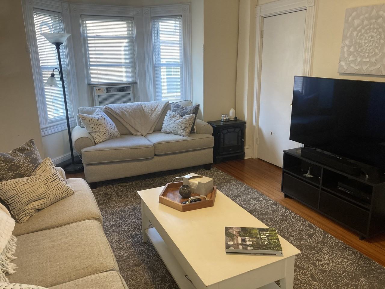 47 Hoyt St - Photo 4 of 12