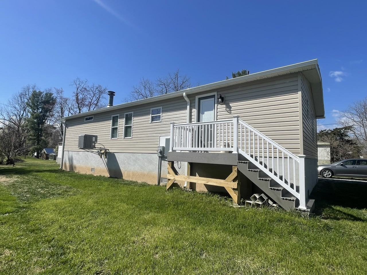 105 Mountain View Dr #NA - Photo 2 of 41