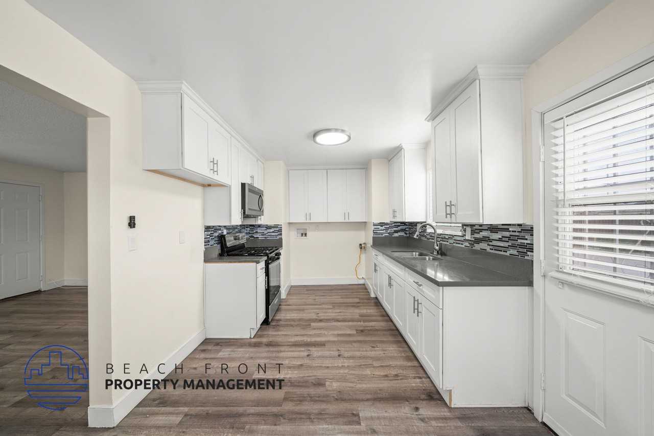 1041-1045 Gulf Ave. - Photo 2 of 24