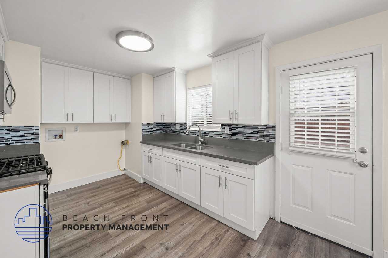 1041-1045 Gulf Ave. - Photo 3 of 24