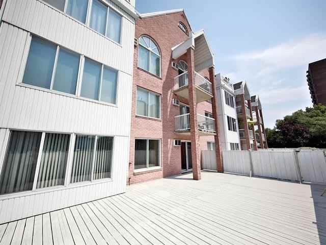 666 Rue du Bord-de-l'Eau Ouest - Photo 3 of 9