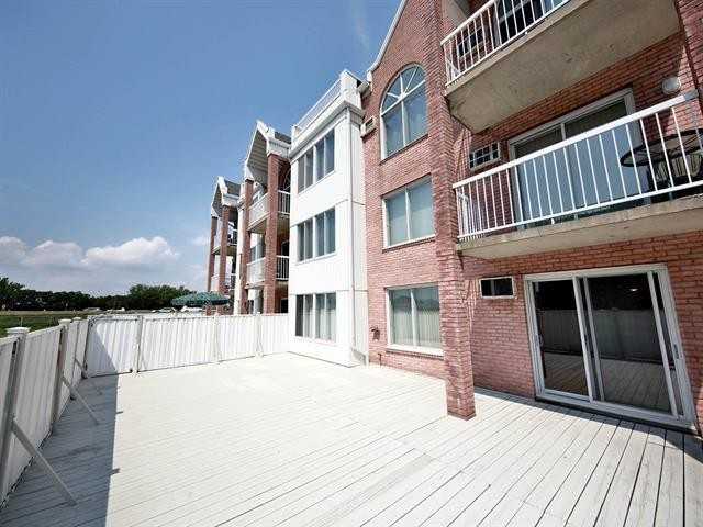 666 Rue du Bord-de-l'Eau Ouest - Photo 2 of 9