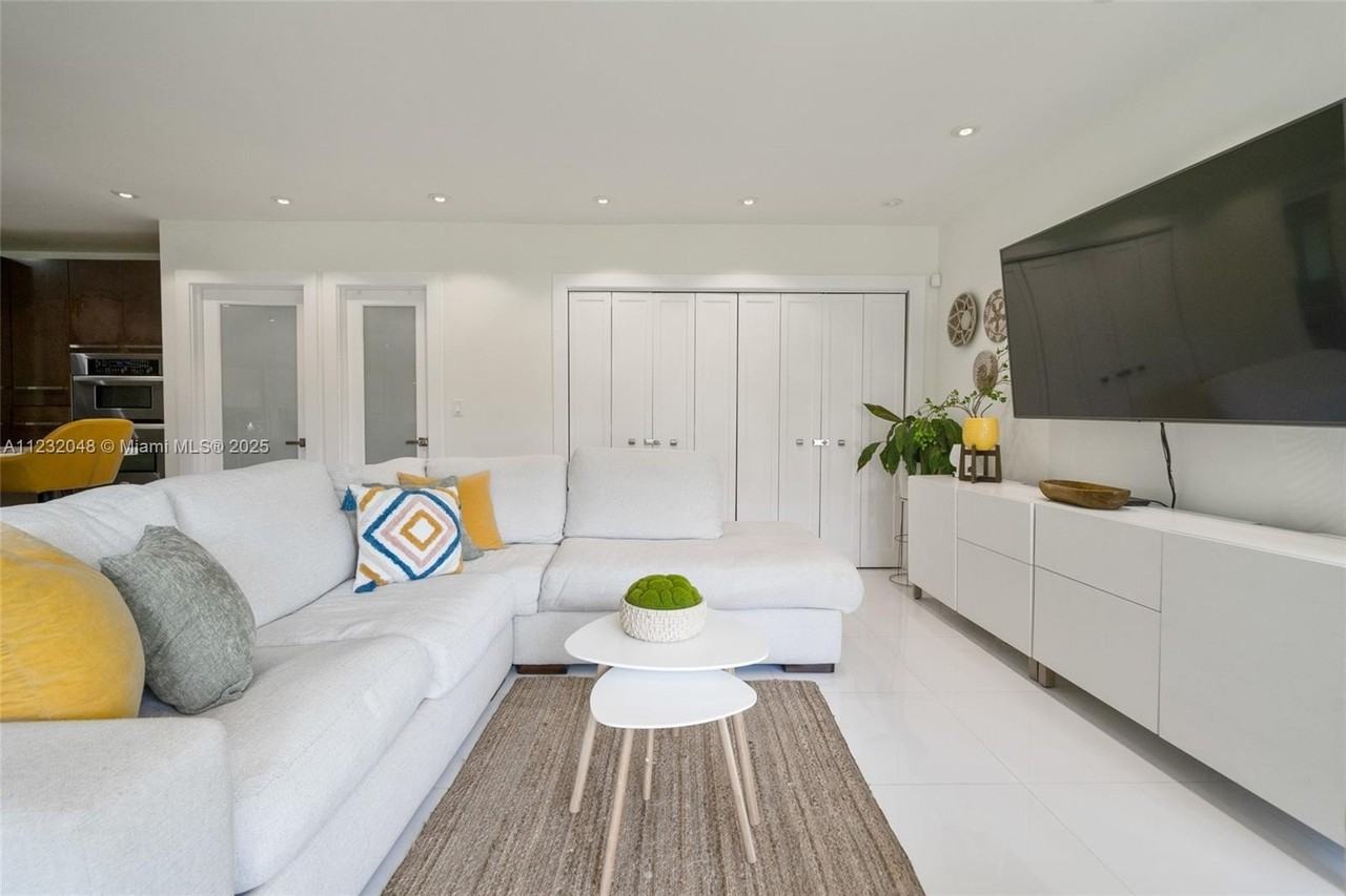 7544 Sw 78th Ter - Photo 3 of 50