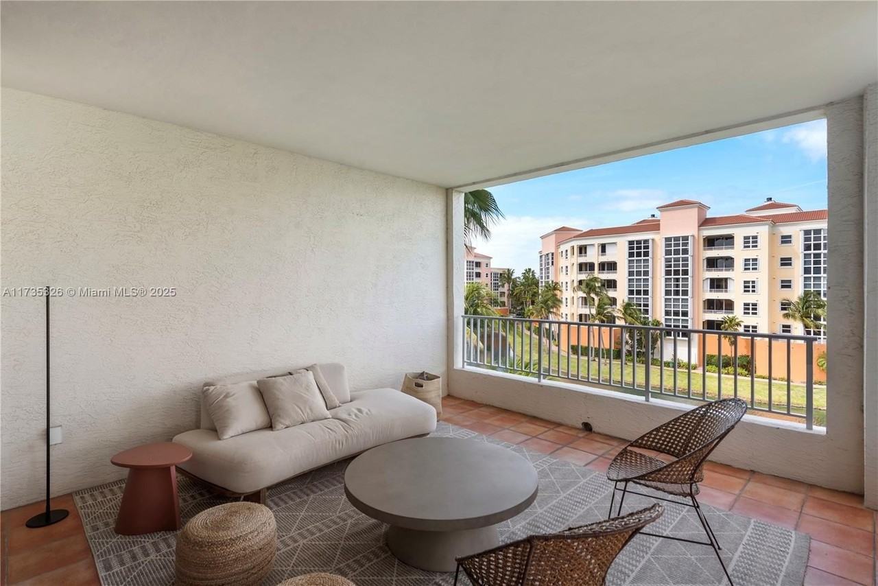 705 Crandon Blvd #405 - Photo 2 of 30