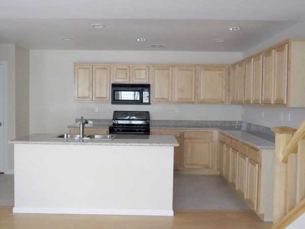 3042 Roadrunner Dr - Photo 3 of 13