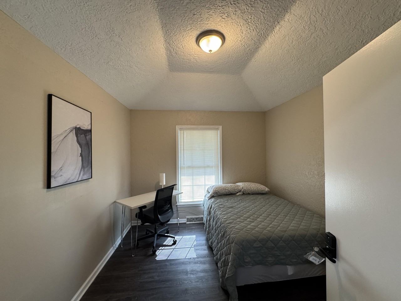 Sw 19th St - Photo 4 of 4