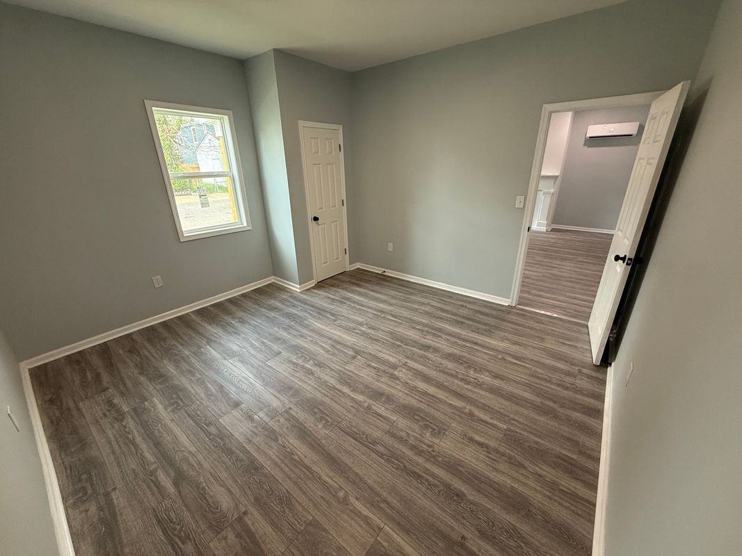 910 Rome St - Photo 2 of 17