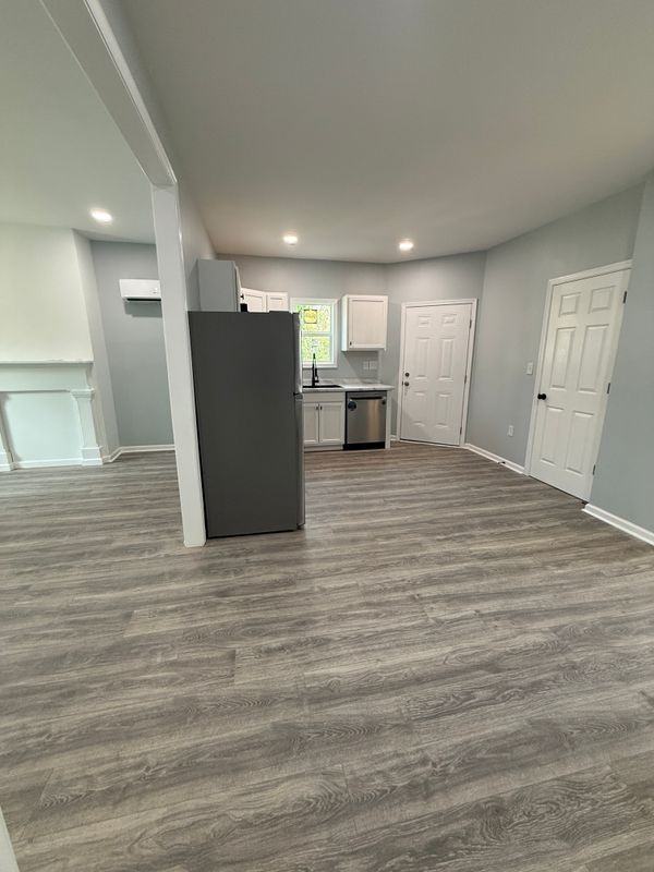 910 Rome St - Photo 5 of 17