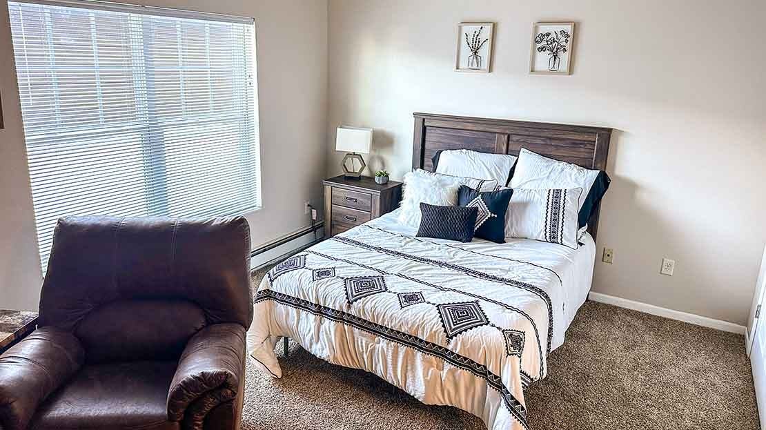 Falcon Heights Apartments - Photo 4 of 43