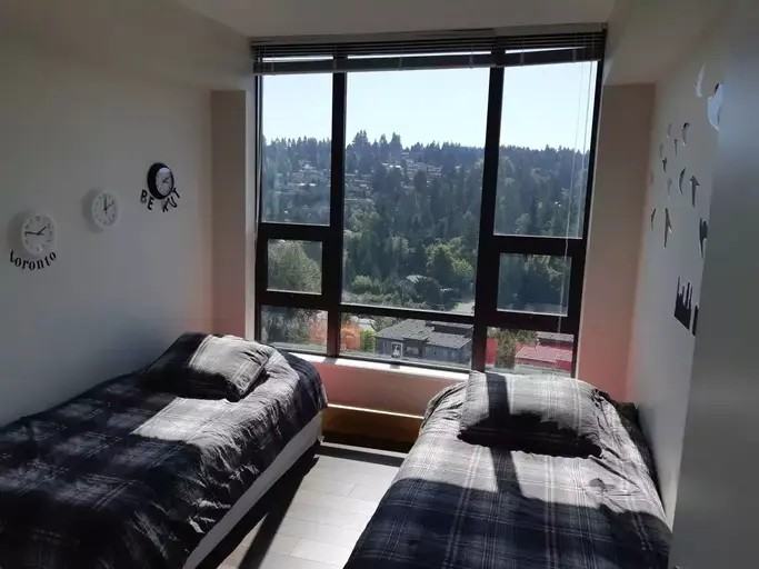 301 Capilano Rd #902