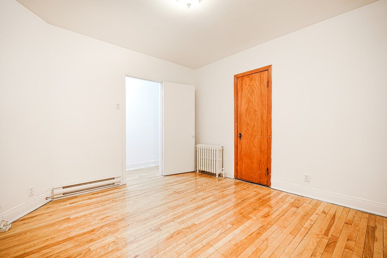 2390 Boulevard Pie-Ix - 2 #2 - Photo 7 of 9