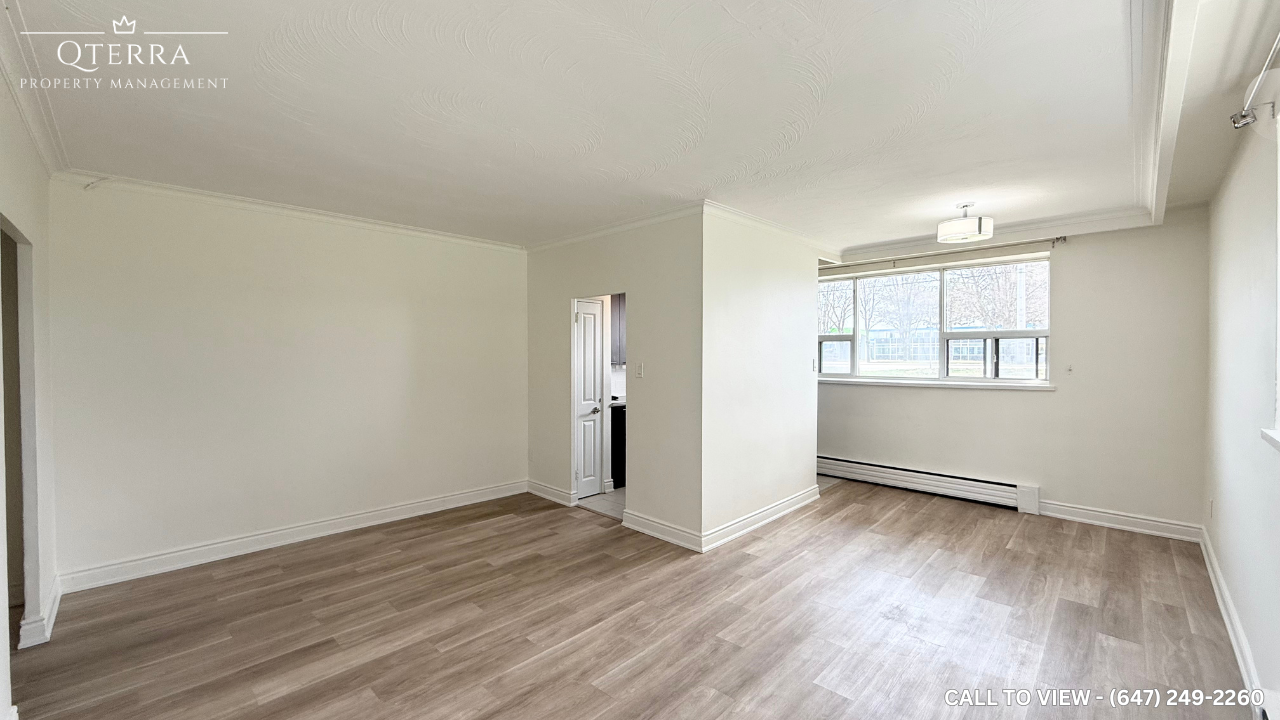 001-1227 Lakeshore Rd E, Mississauga, Ontario L5E 1G2 - Photo 3 of 11