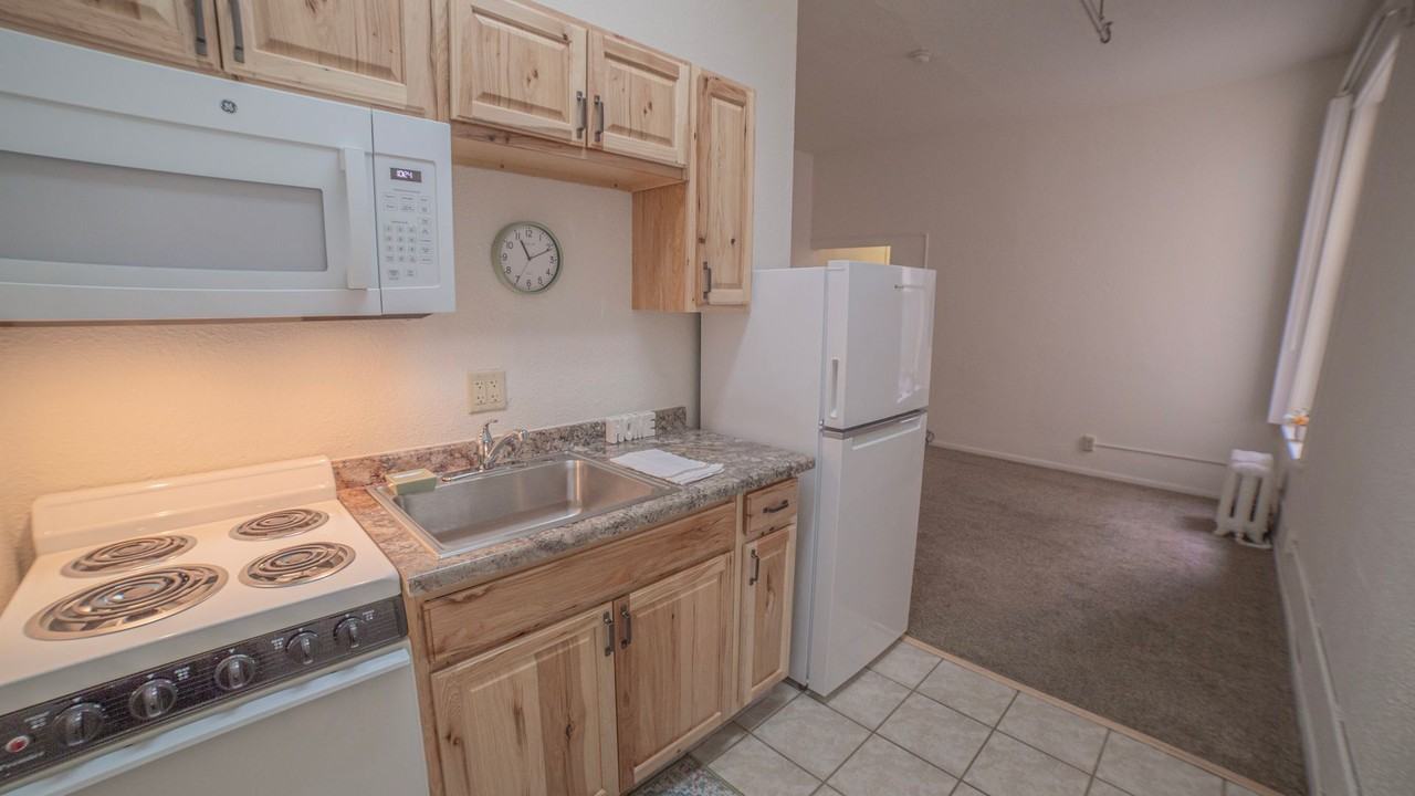 Gardner - Photo 2 of 27