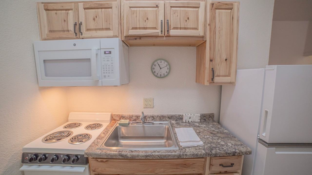 Gardner - Photo 6 of 27