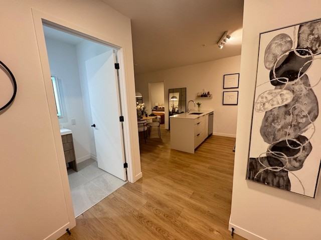 808 2e Avenue - Photo 3 of 13