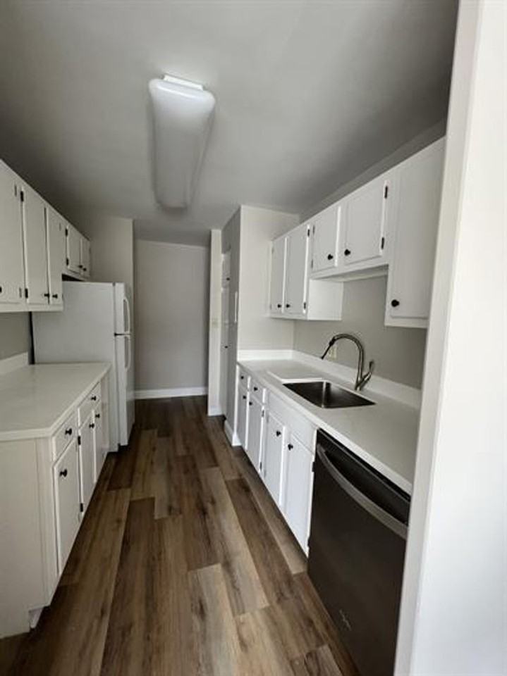 The Town House - Photo 7 of 26