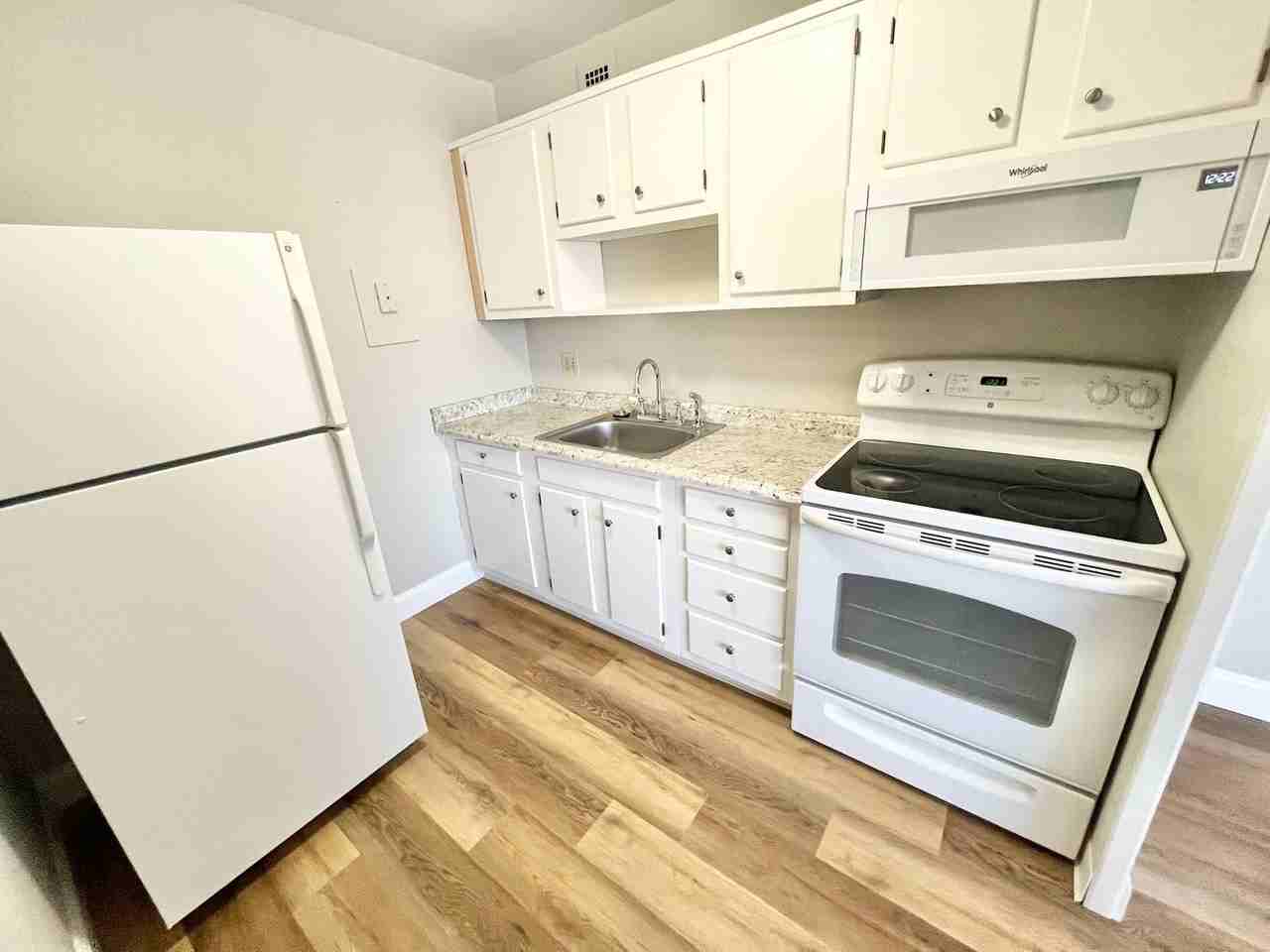 The Town House - Photo 5 of 34
