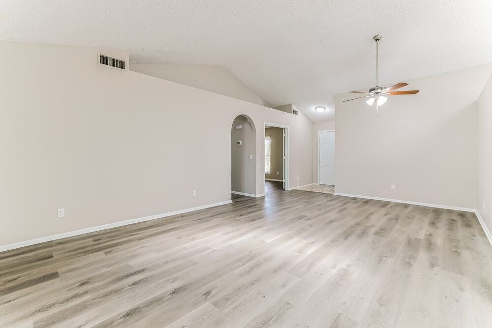 646 E Gila Ln - Photo 3 of 16