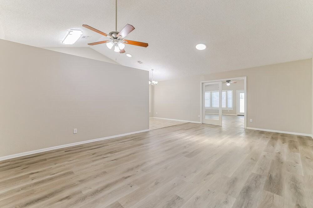 646 E Gila Ln - Photo 4 of 16