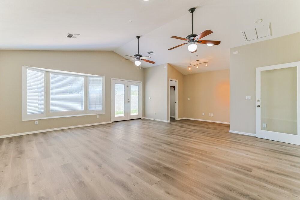 646 E Gila Ln - Photo 7 of 16