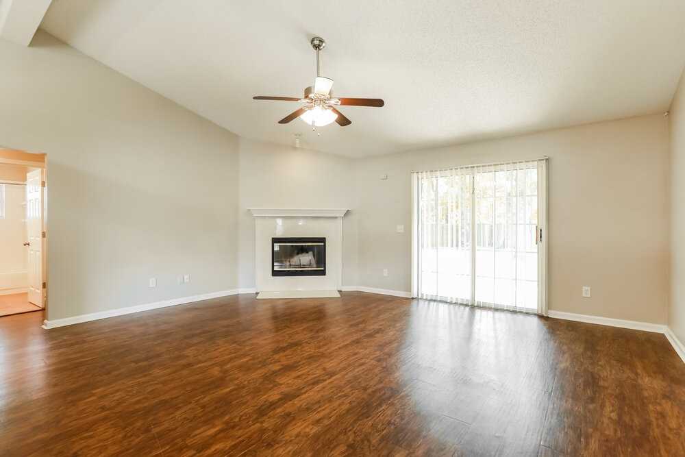 8063 Macdougall Dr E - Photo 4 of 16