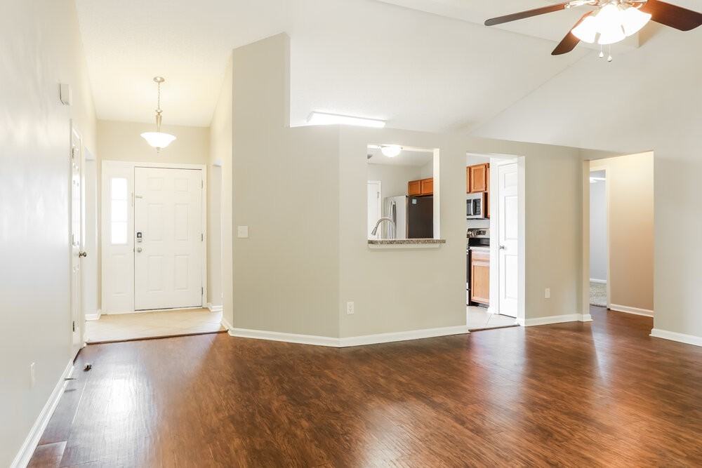 8063 Macdougall Dr E - Photo 5 of 16