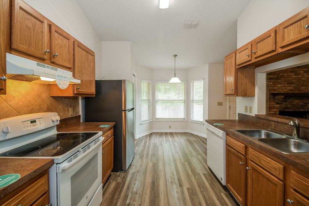 283 Springfield Ct - Photo 6 of 16