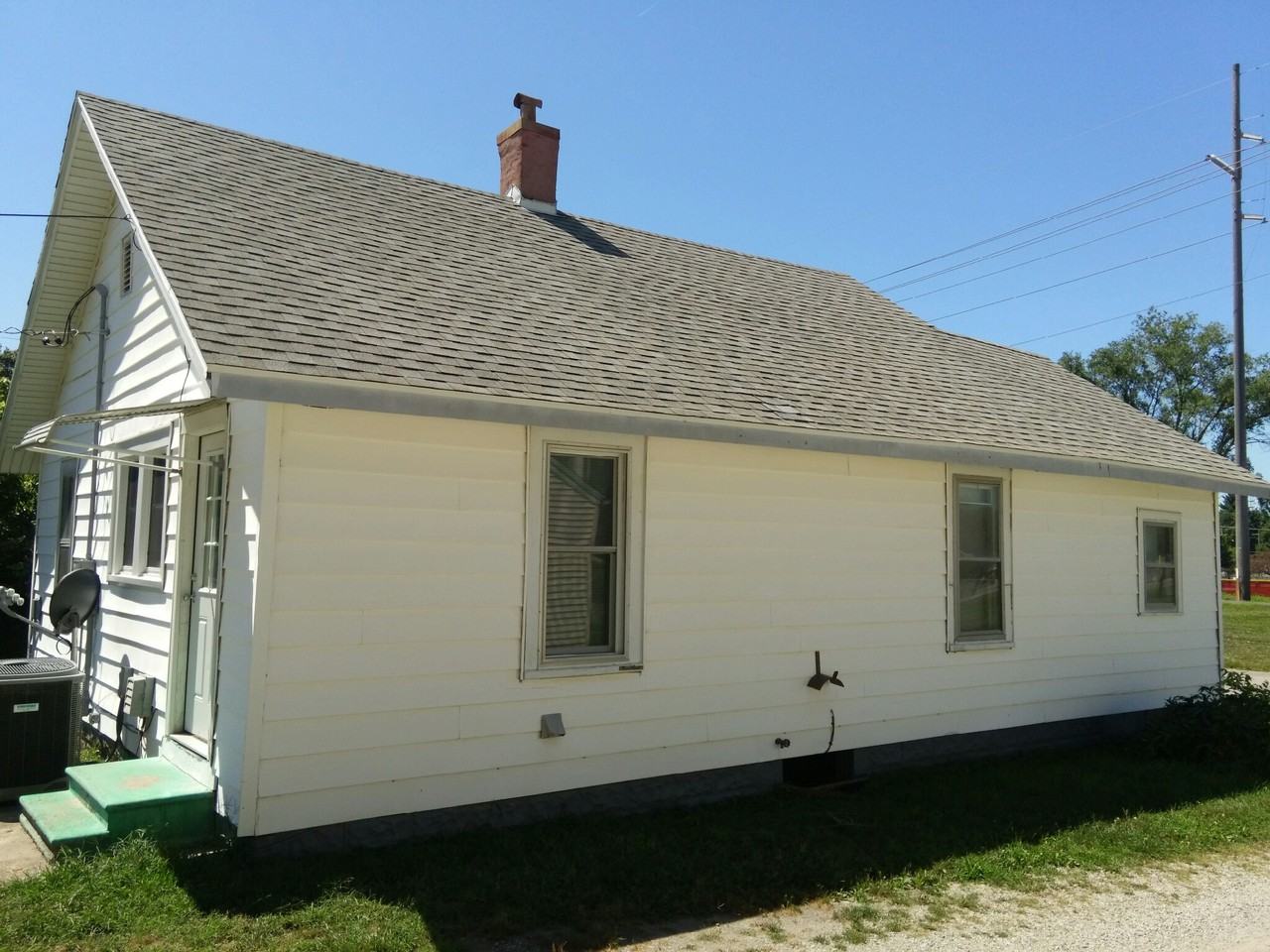 108 Railroad Avenue - Photo 3 of 16