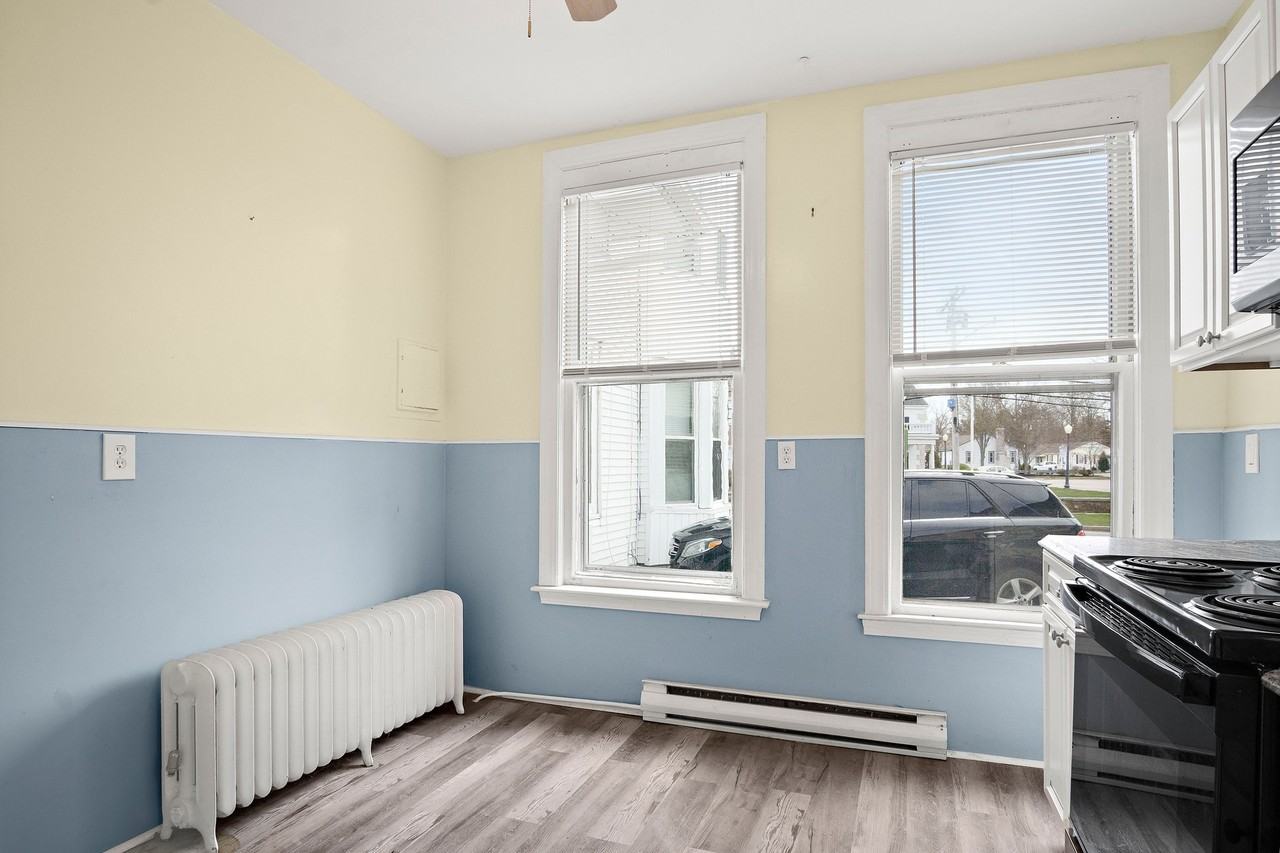 100 N Franklin St #1 - Photo 4 of 20