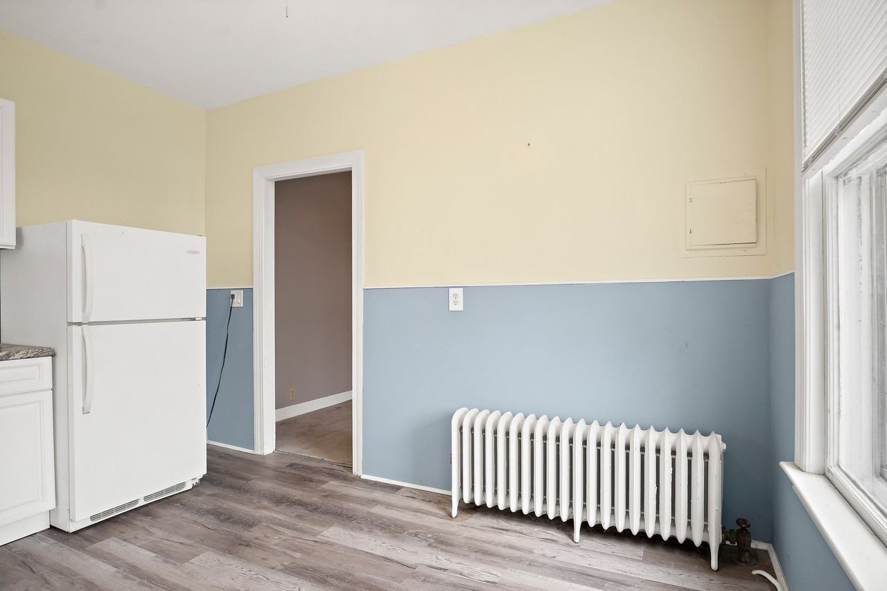 100 N Franklin St #1 - Photo 6 of 20