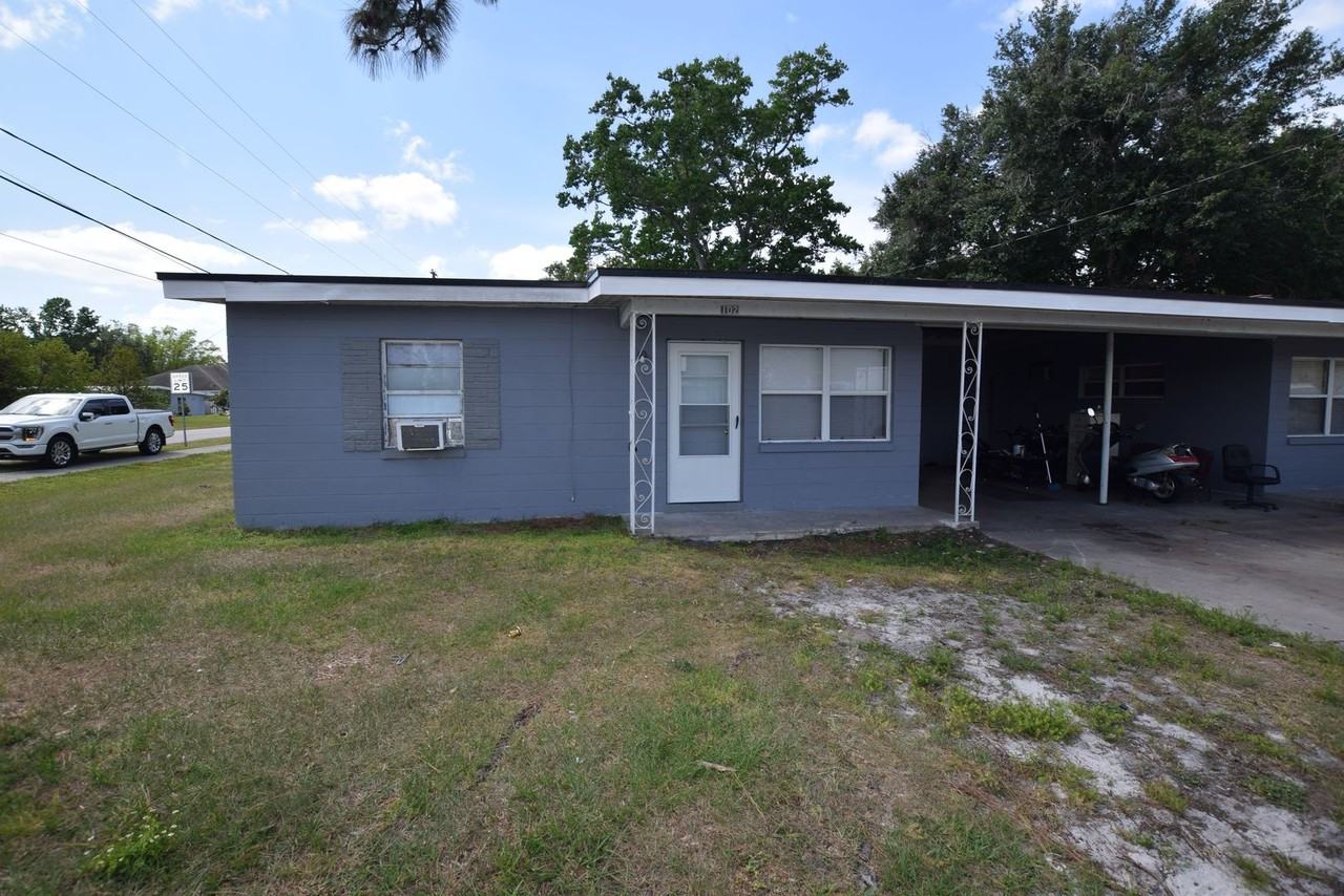 102 W Lancaster Rd